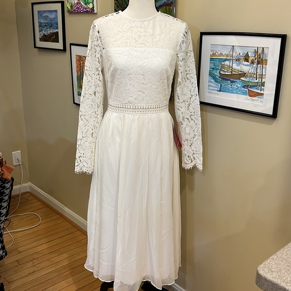 NWT Truth and Fable Women’s White Lace Keyhole Back Dress - Size Small - Picture 3 of 11